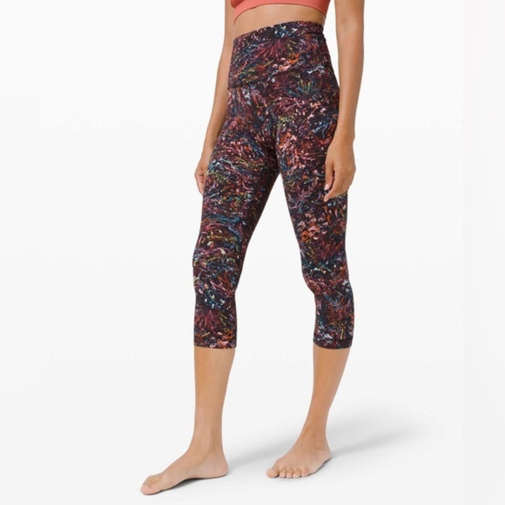 Lululemon Align Crop *21" Foliage Overlay Multi Black Floral Size 2